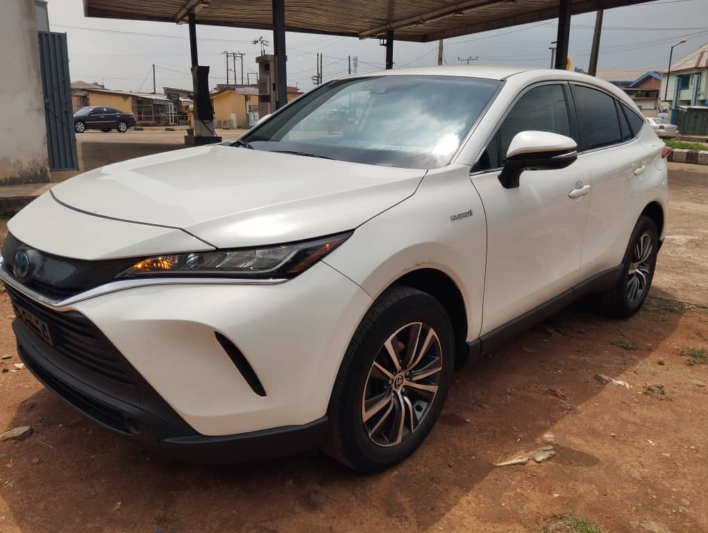 Toyota Venza Hybrid White SUV