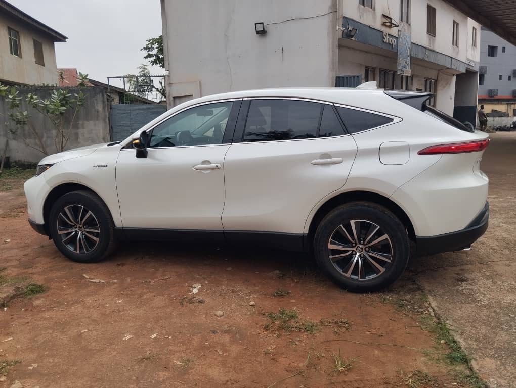 Toyota Venza Hybrid White SUV