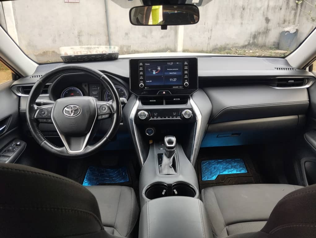 Toyota Venza Hybrid White SUV