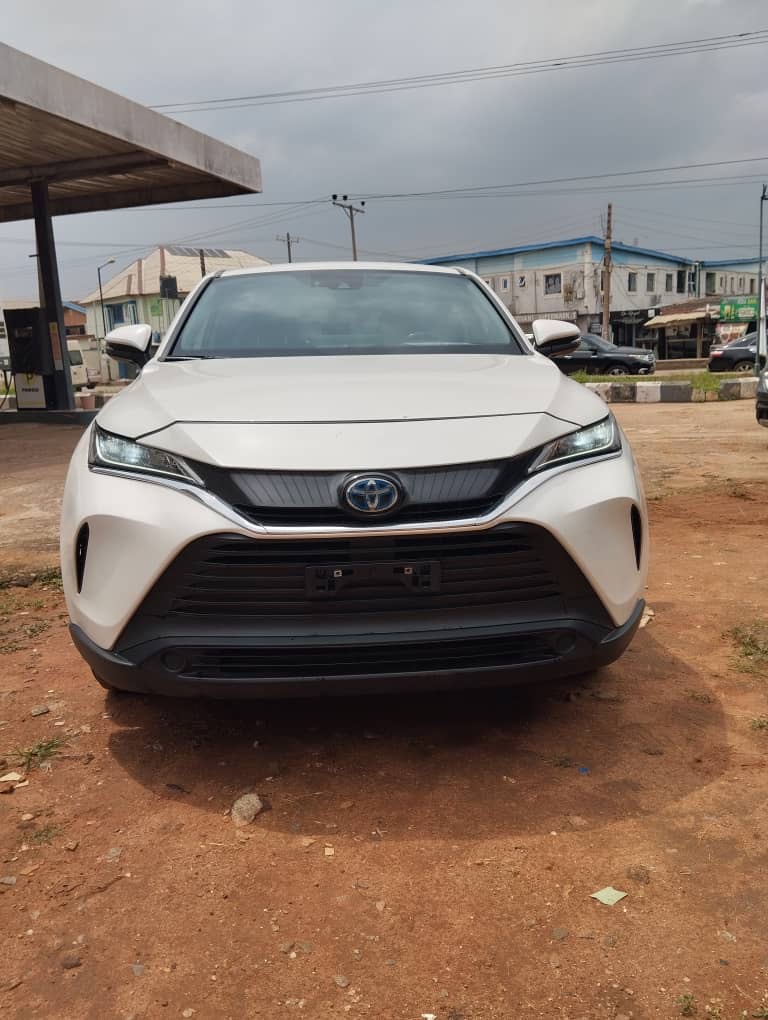 Toyota Venza Hybrid White SUV