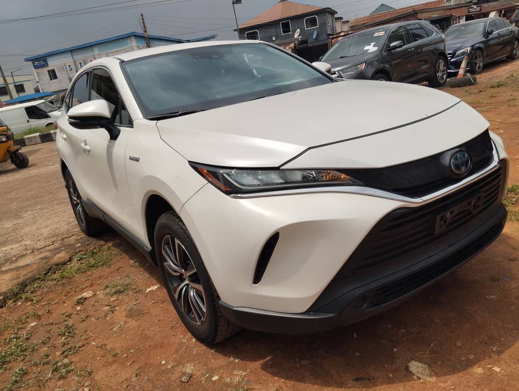 Toyota Venza Hybrid White SUV