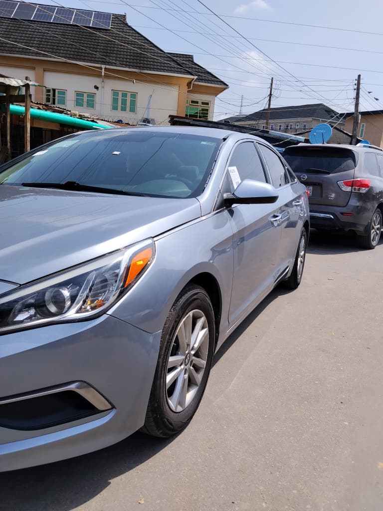 Hyundai Sonata Silver Sedan