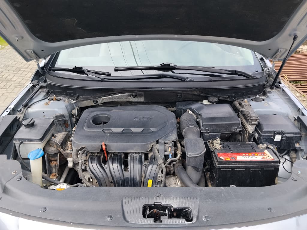 Hyundai Sonata Silver Sedan