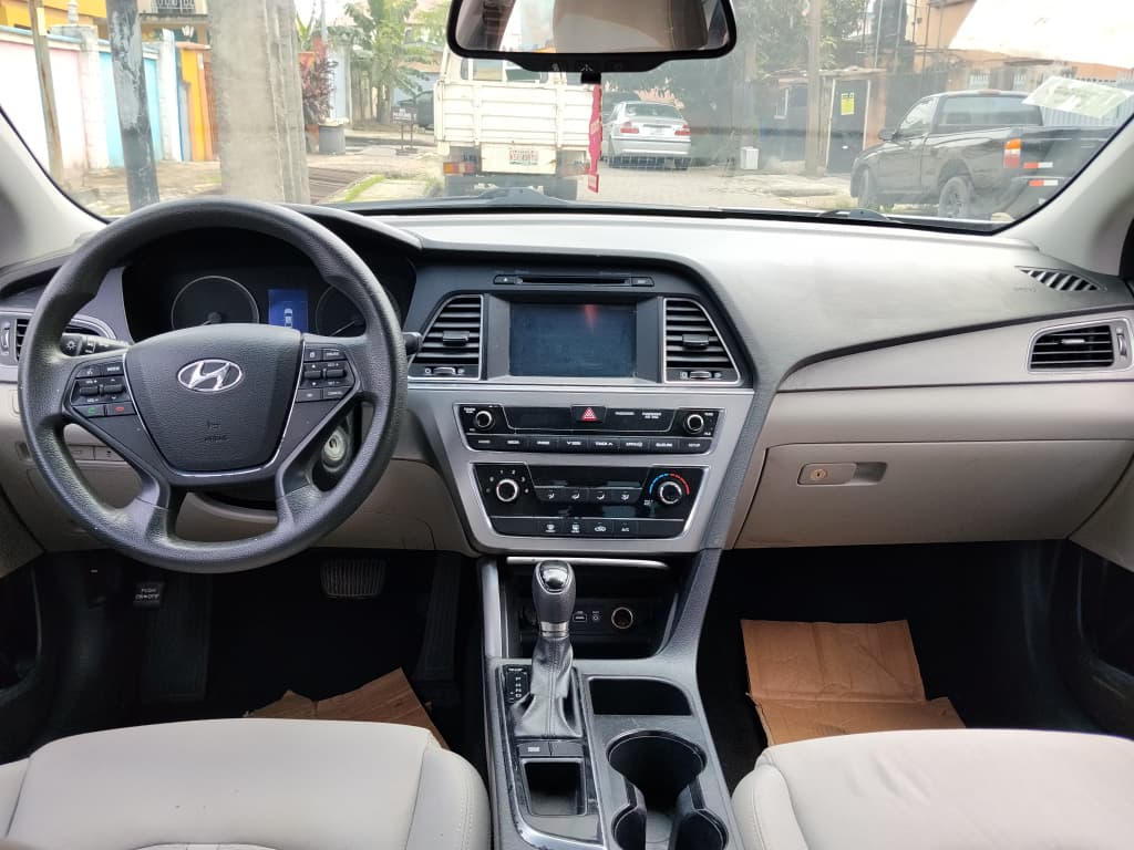 Hyundai Sonata Silver Sedan