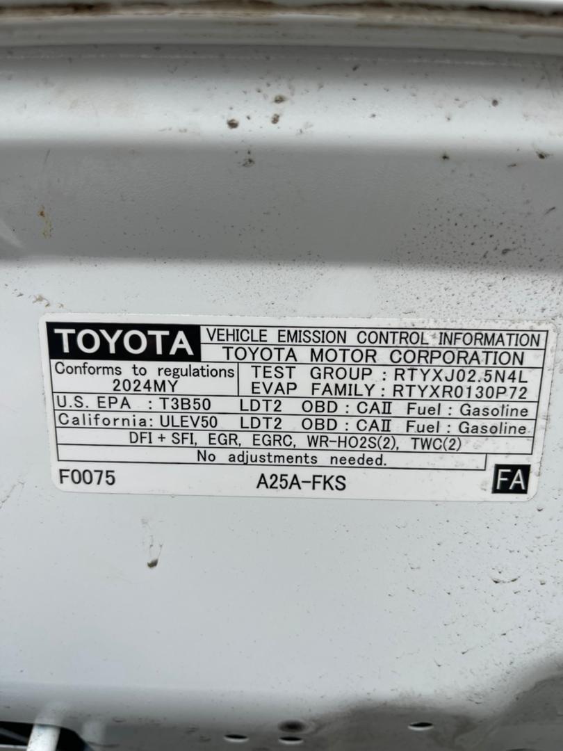 2025 Toyota Grand Highlander Platinum White SUV — photo 4