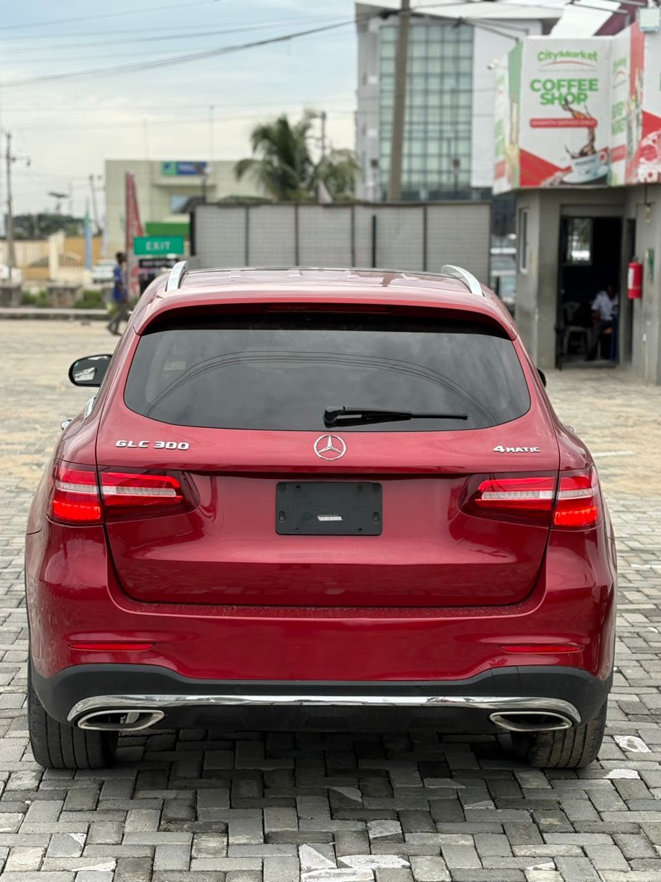 Mercedes-Benz GLC 300 4MATIC Red SUV — photo 2