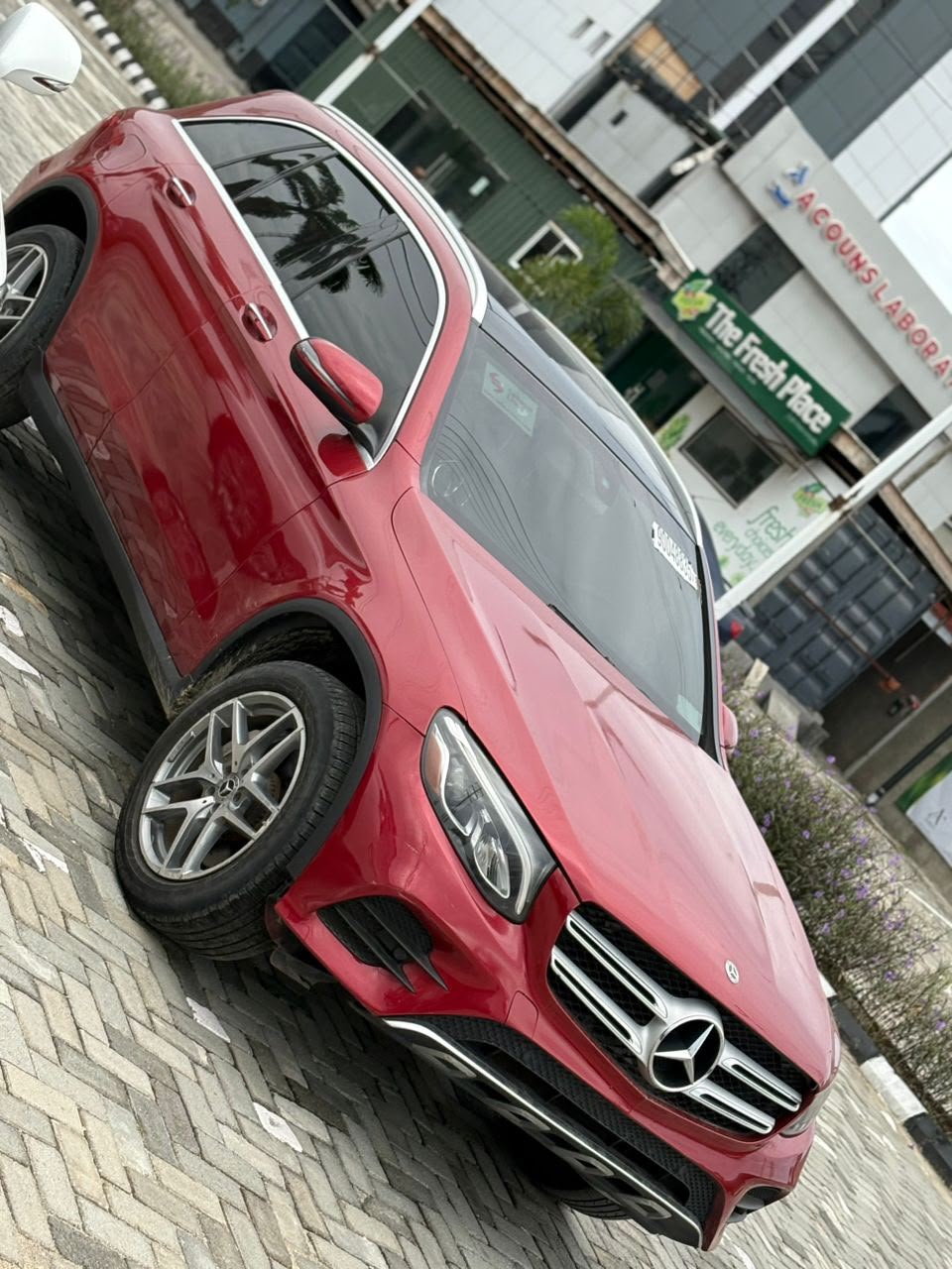 Mercedes-Benz GLC 300 4MATIC Red SUV — photo 4
