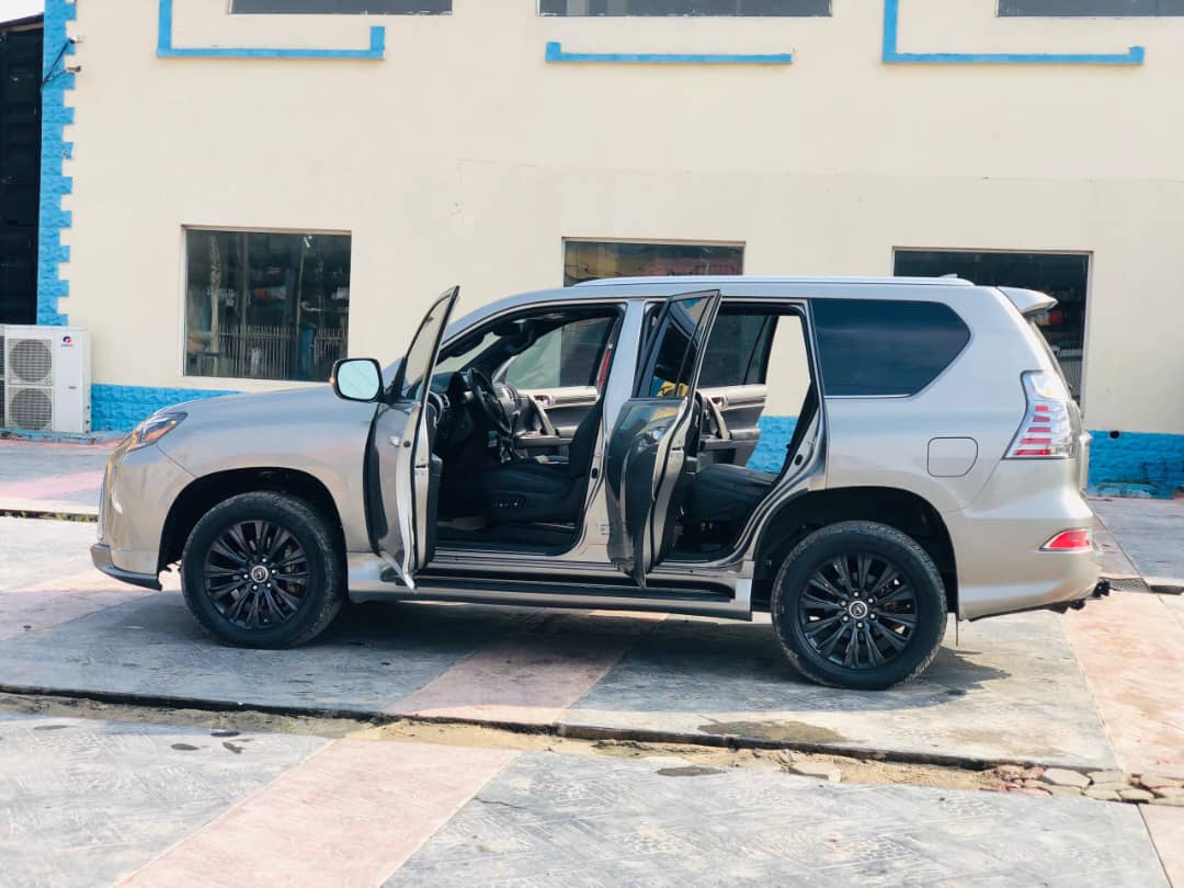 Lexus GX460 SUV, Silver with Alloy Wheels GX 460