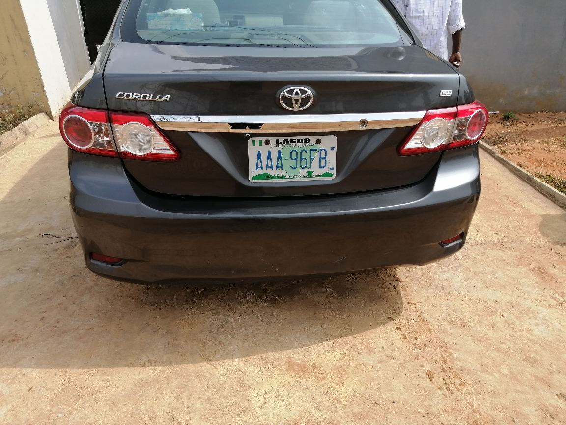 2013 Toyota Corolla LE, Dark Grey Sedan