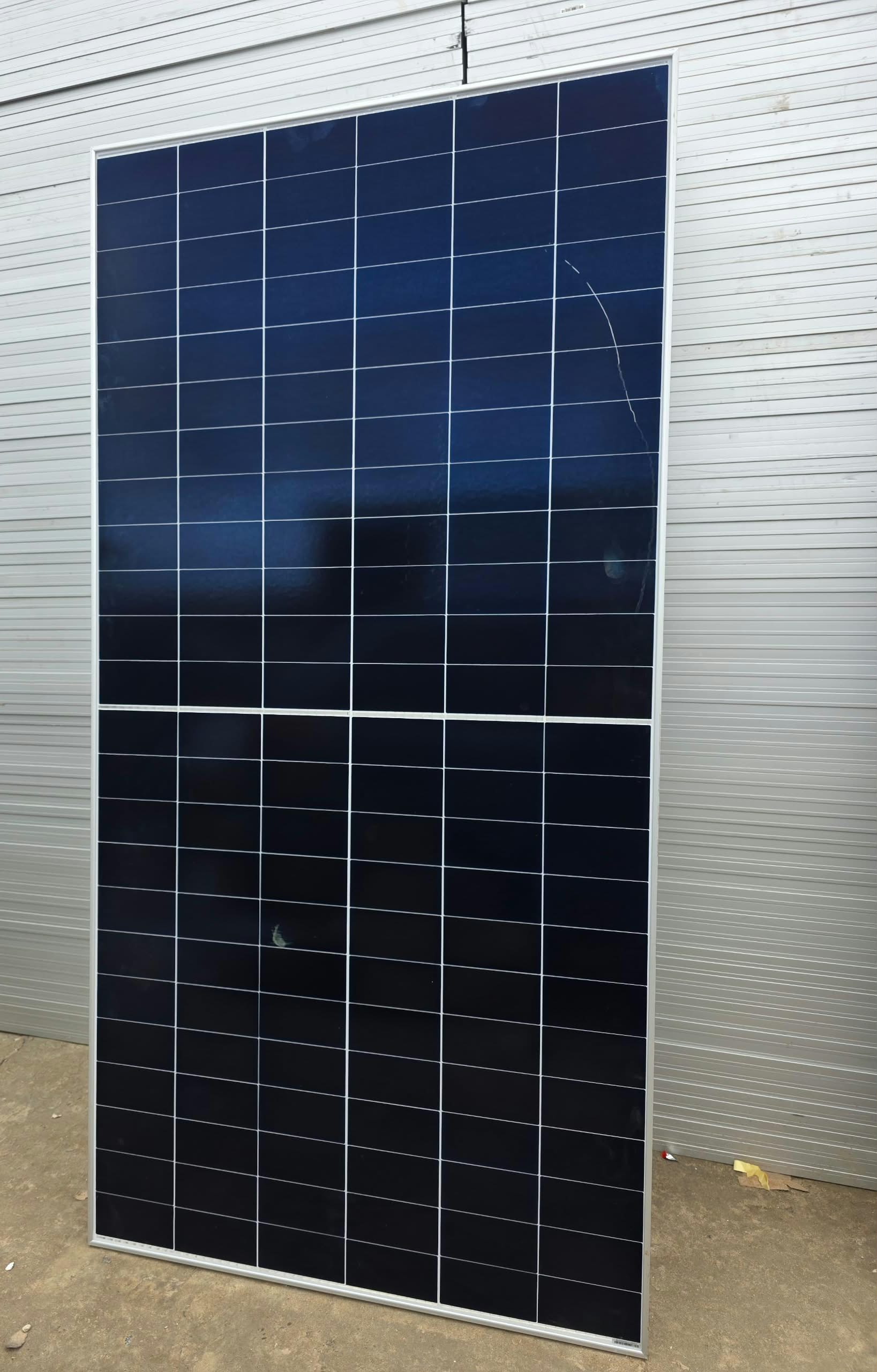 Felicity Solar Roy solar