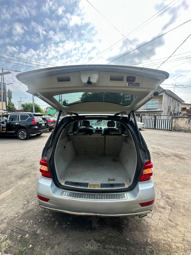 Mercedes-Benz ML 350 Silver SUV with Sunroof ML350