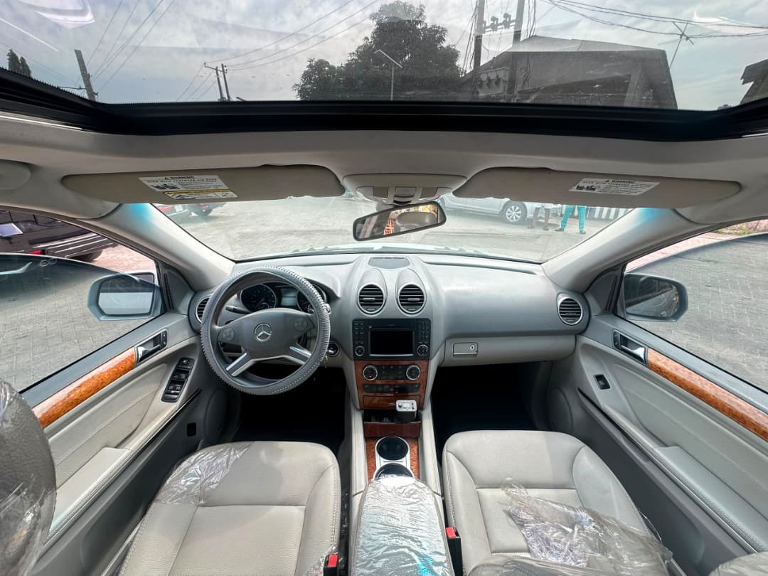 Mercedes-Benz ML 350 Silver SUV with Sunroof ML350