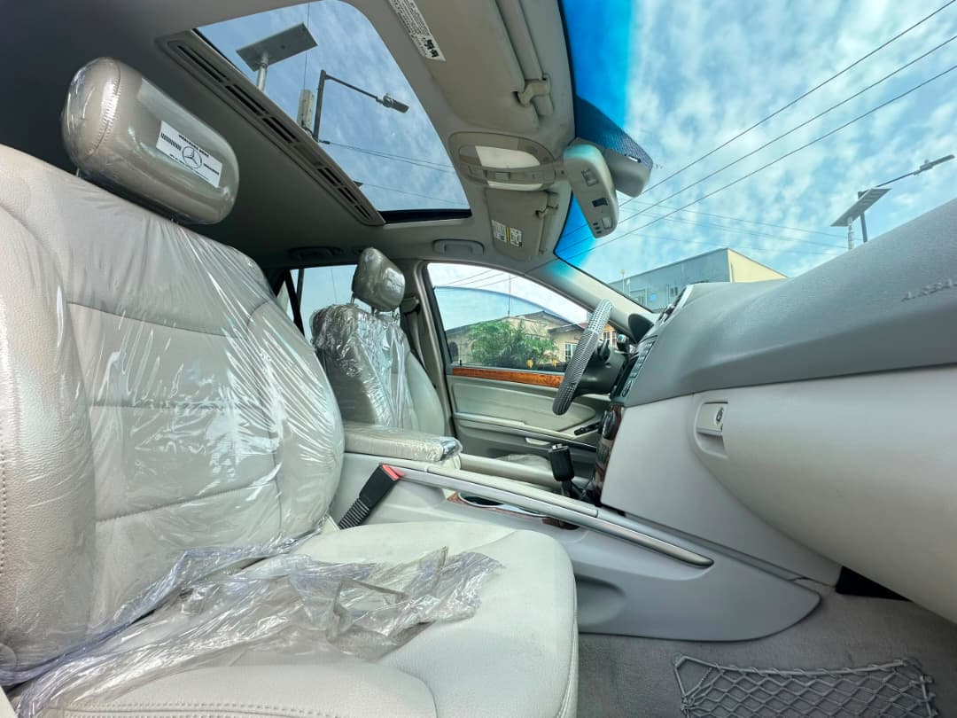 Mercedes-Benz ML 350 Silver SUV with Sunroof ML350