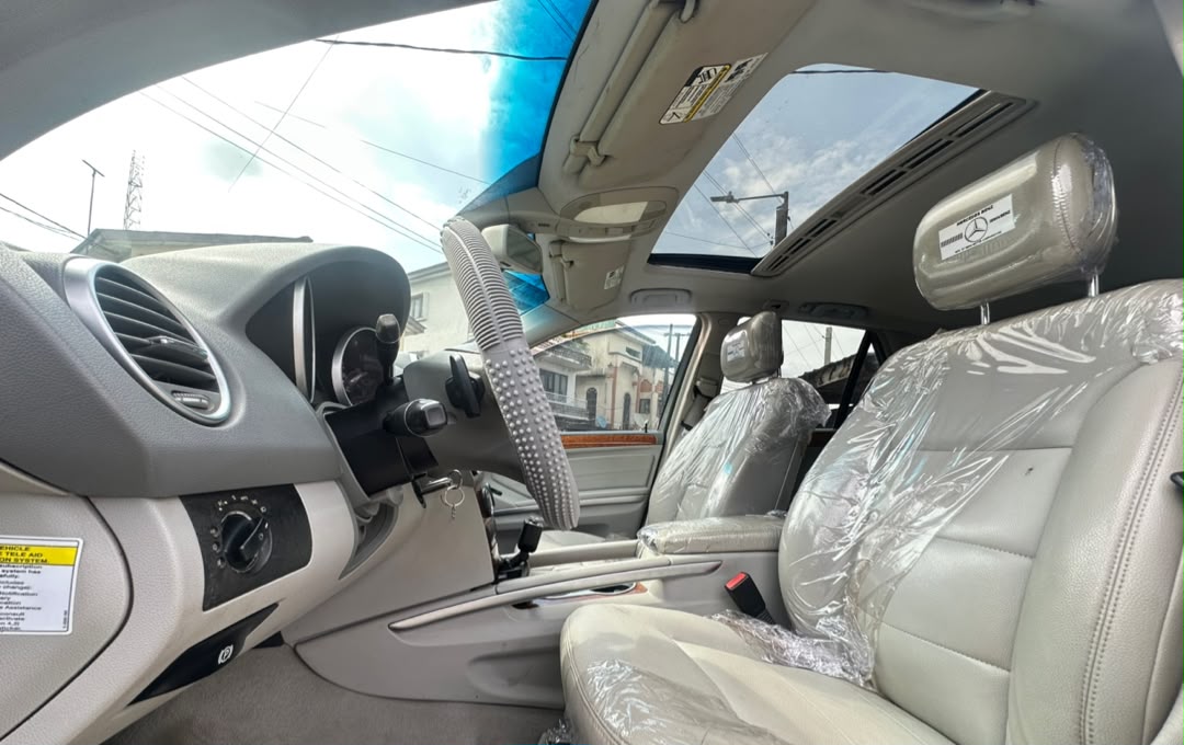 Mercedes-Benz ML 350 Silver SUV with Sunroof ML350