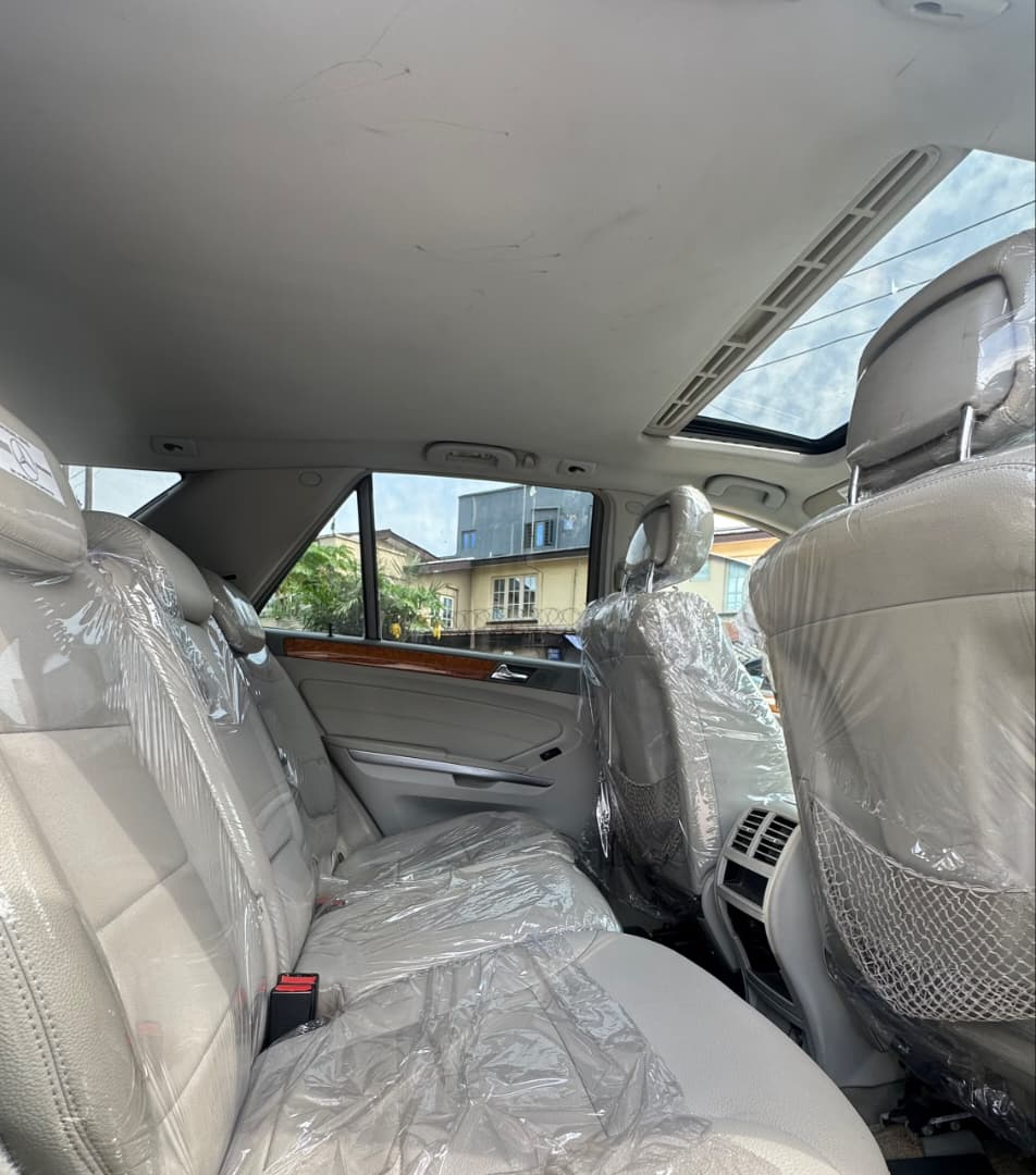 Mercedes-Benz ML 350 Silver SUV with Sunroof ML350