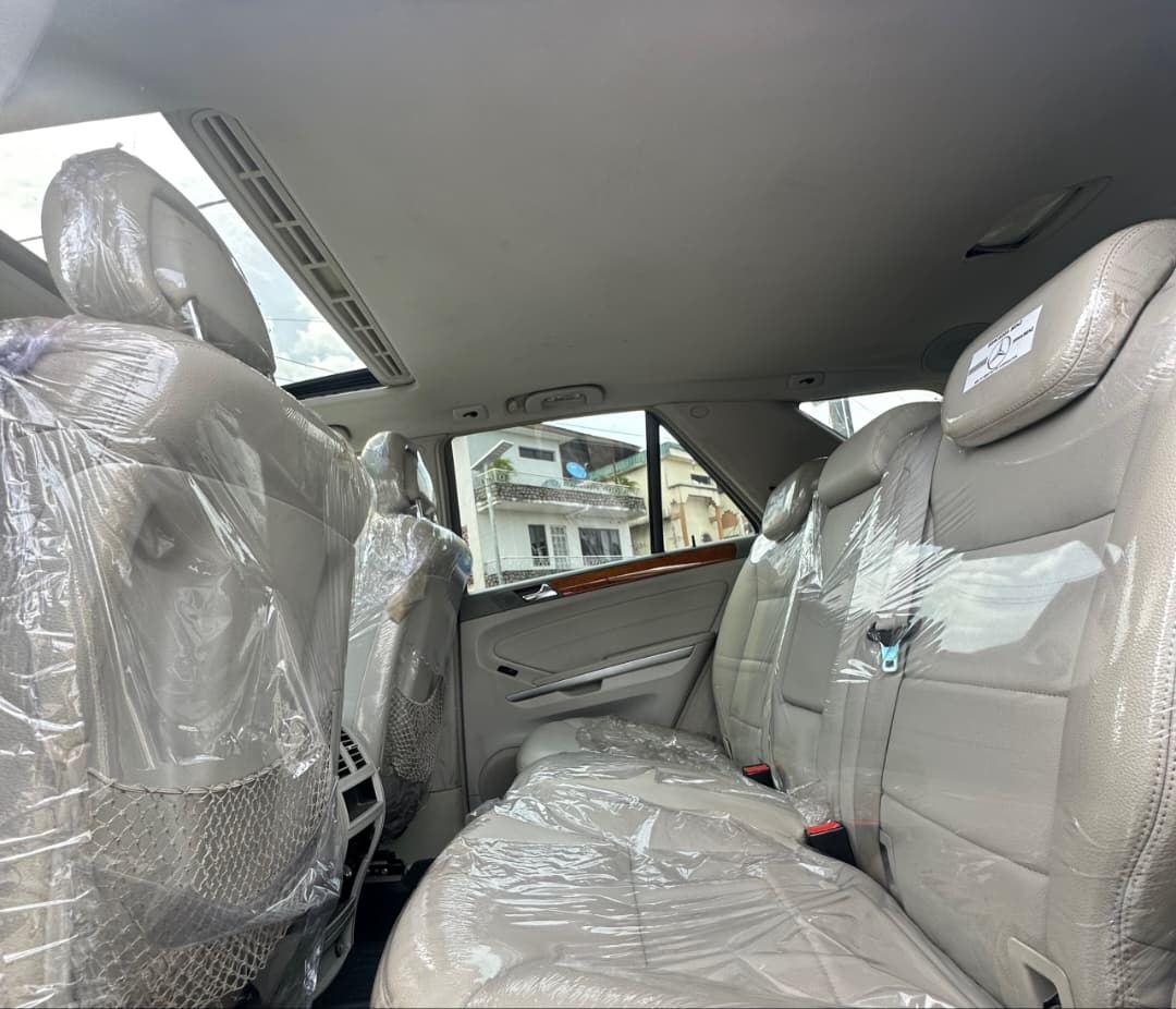 Mercedes-Benz ML 350 Silver SUV with Sunroof ML350