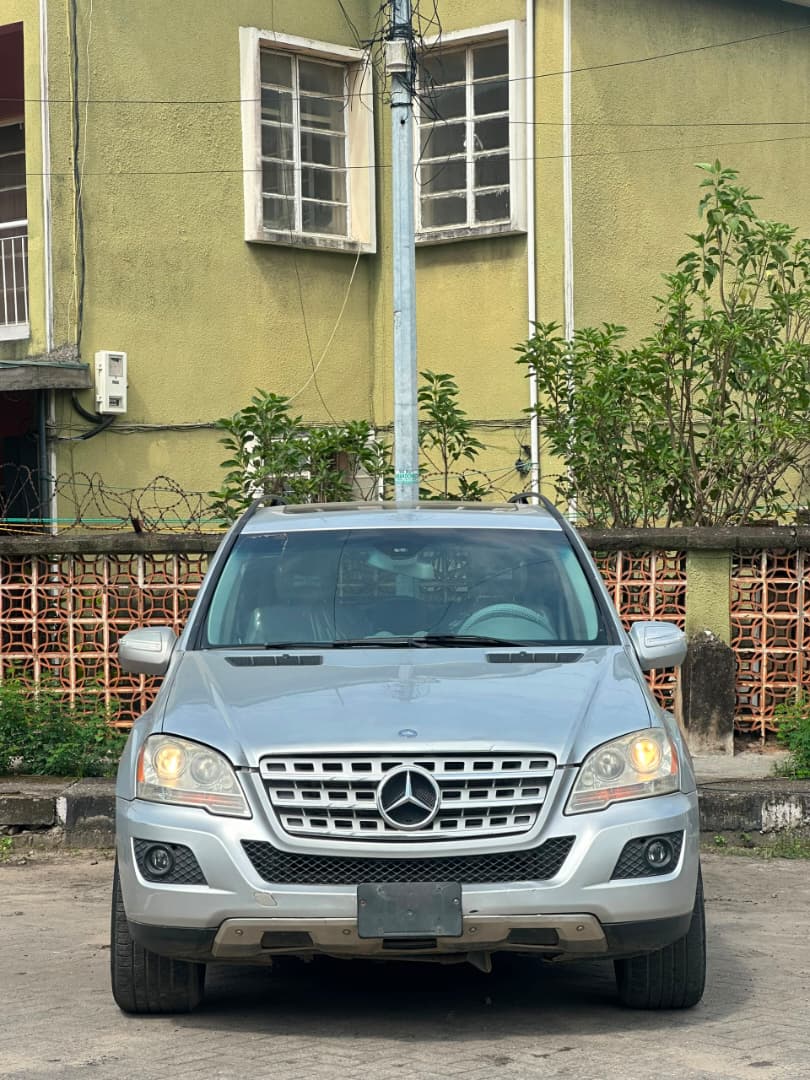 Mercedes-Benz ML 350 Silver SUV with Sunroof ML350