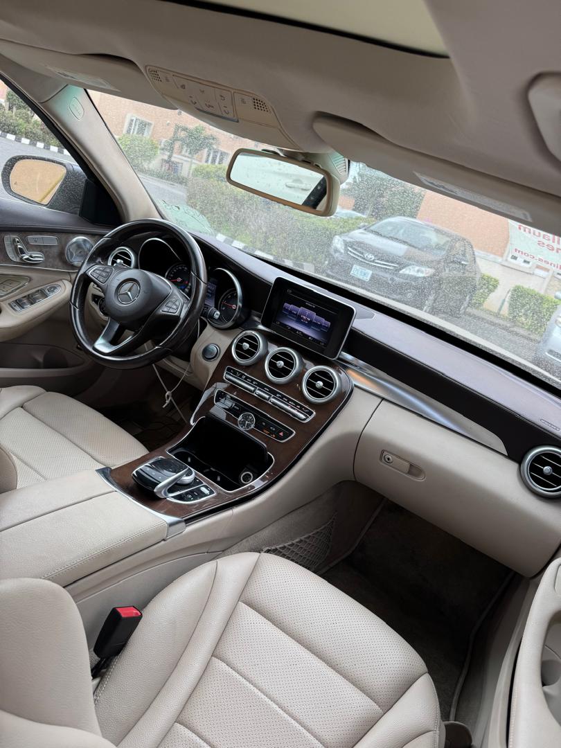 2016 MB C300 4MATIC — photo 5