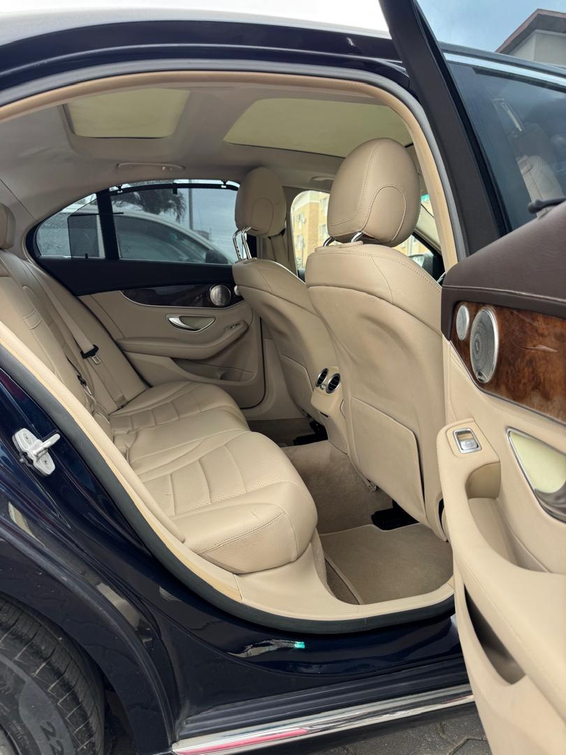 2016 MB C300 4MATIC — photo 9