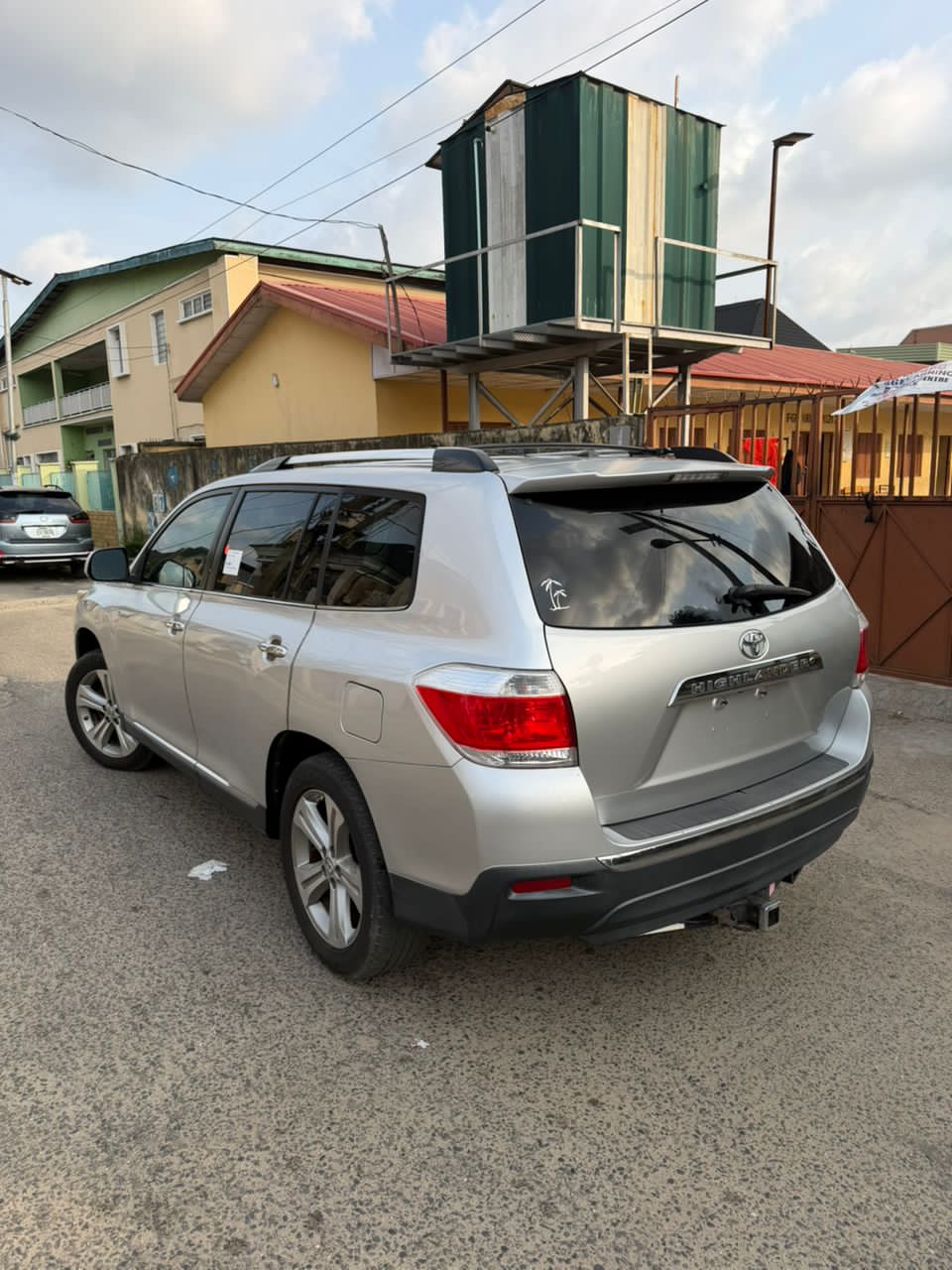 Toyota Highlander Silver SUV for Sale wu