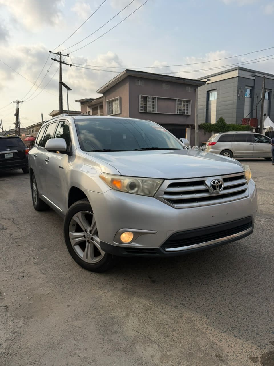 Toyota Highlander Silver SUV for Sale wu