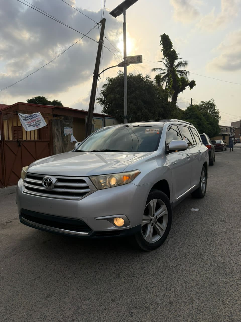 Toyota Highlander Silver SUV for Sale wu
