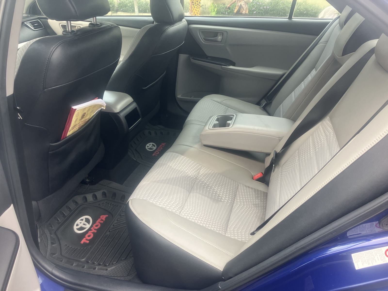 Toyota Camry SE 2016 model