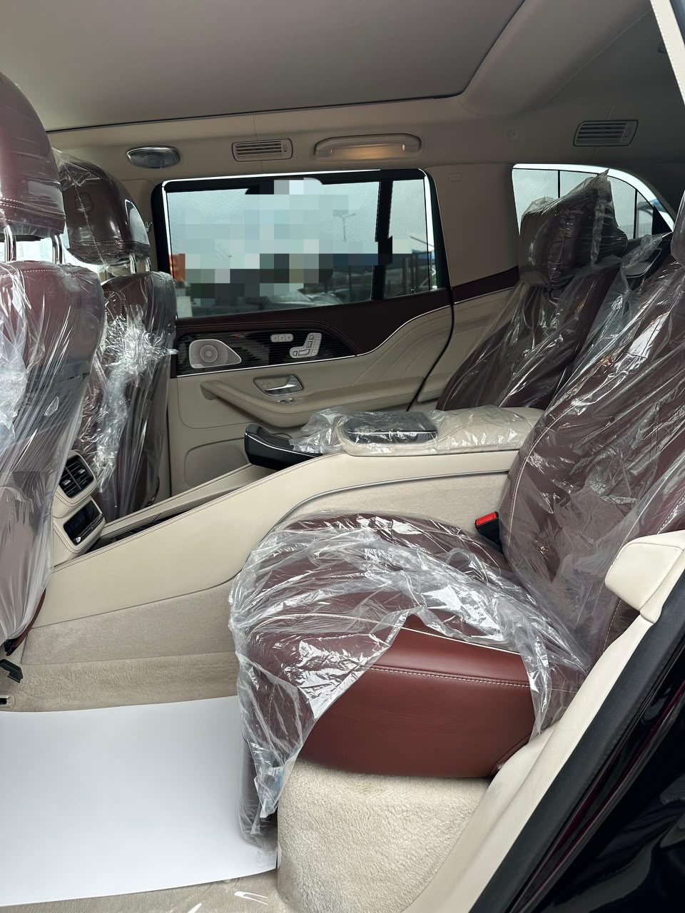 Mercedes-Benz Maybach GLS 600, Black SUV — photo 2