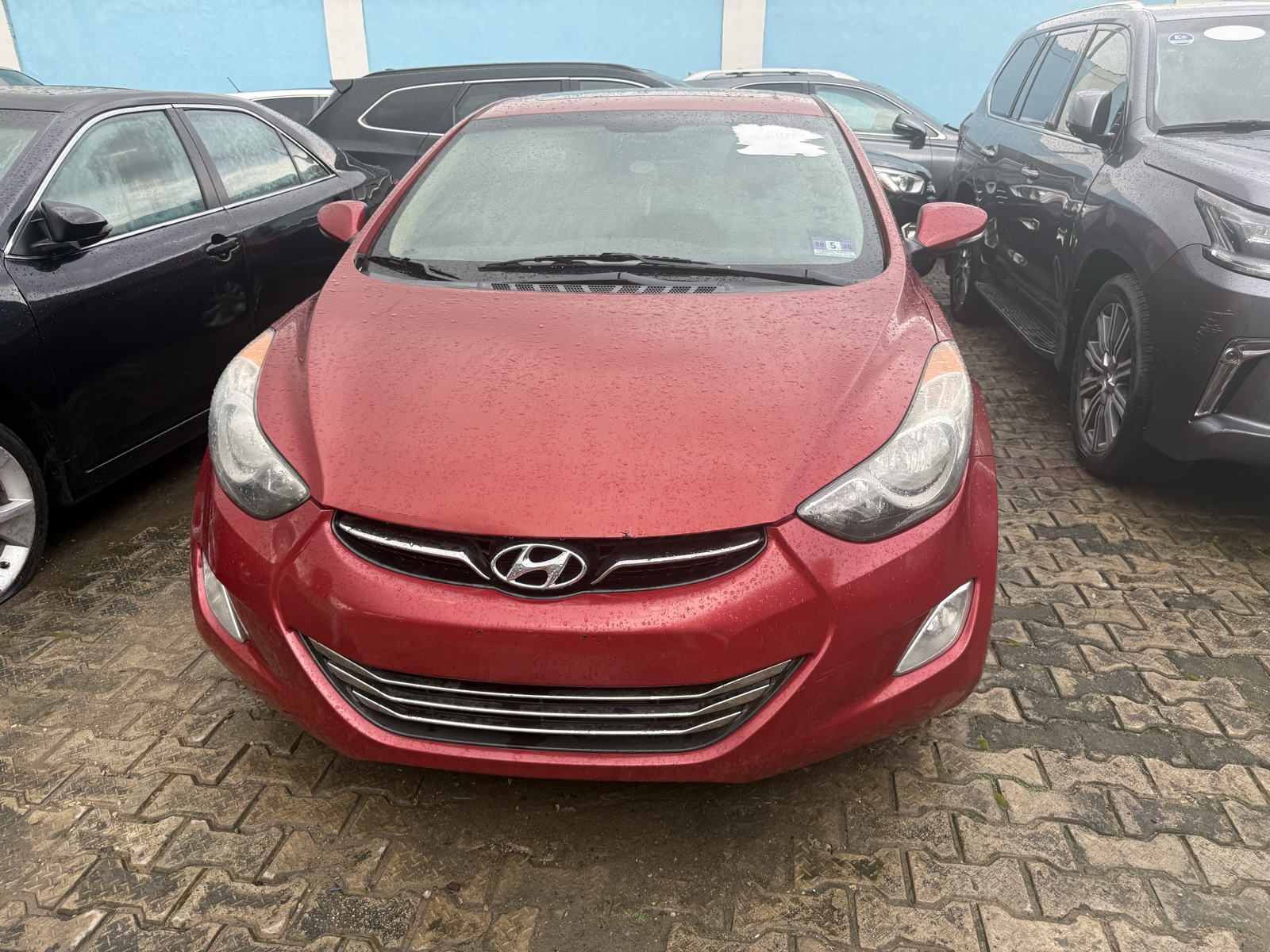 Hyundai Elantra Red Sedan, Neat Interior