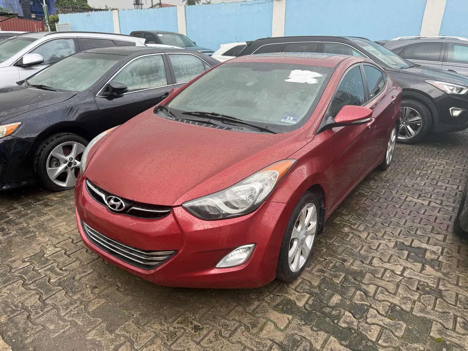 Hyundai Elantra Red Sedan, Neat Interior