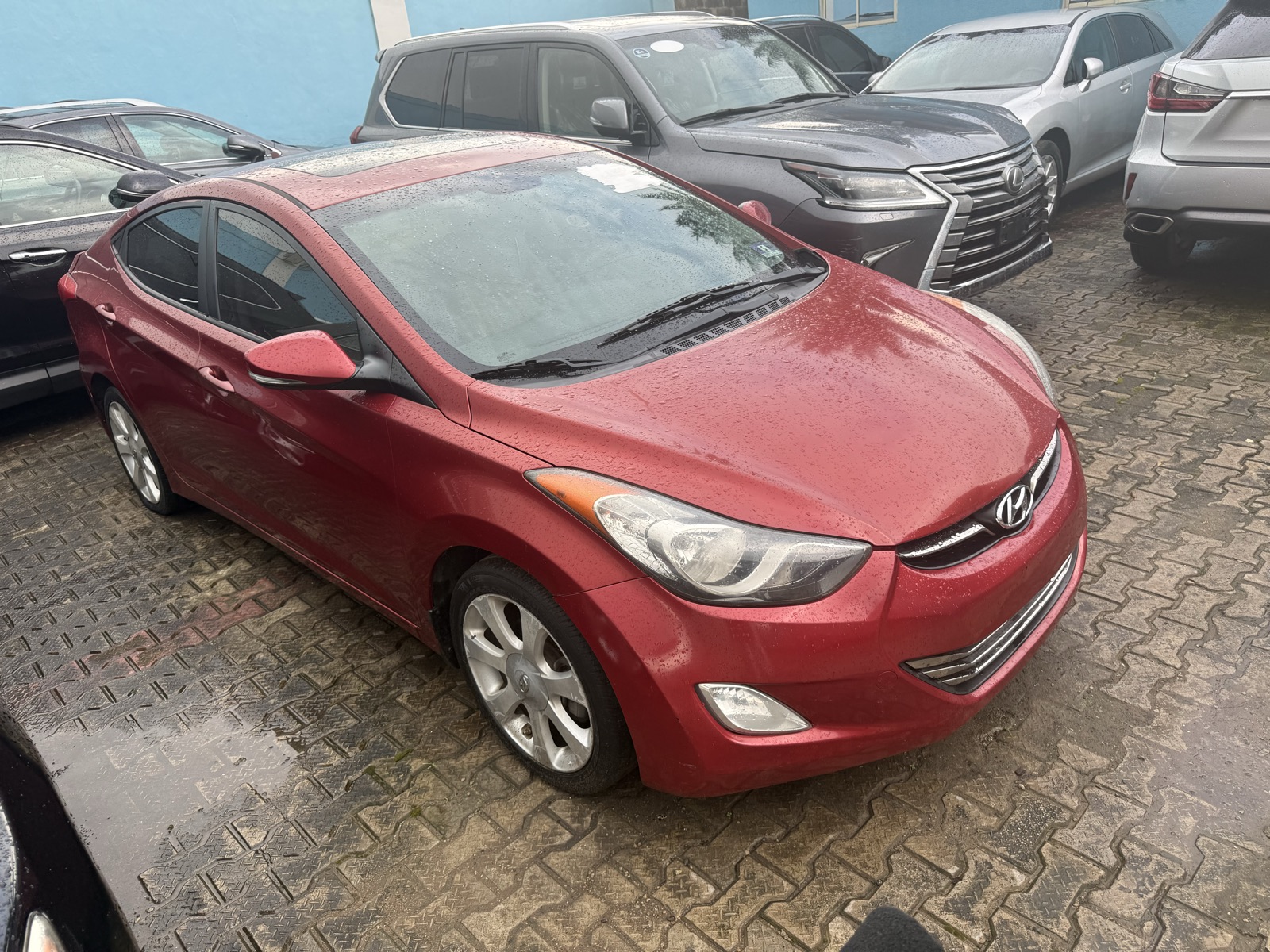 Hyundai Elantra Red Sedan, Neat Interior