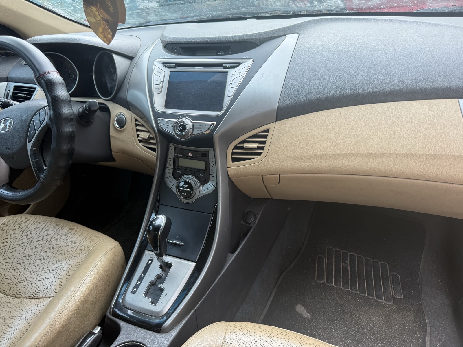 Hyundai Elantra Red Sedan, Neat Interior