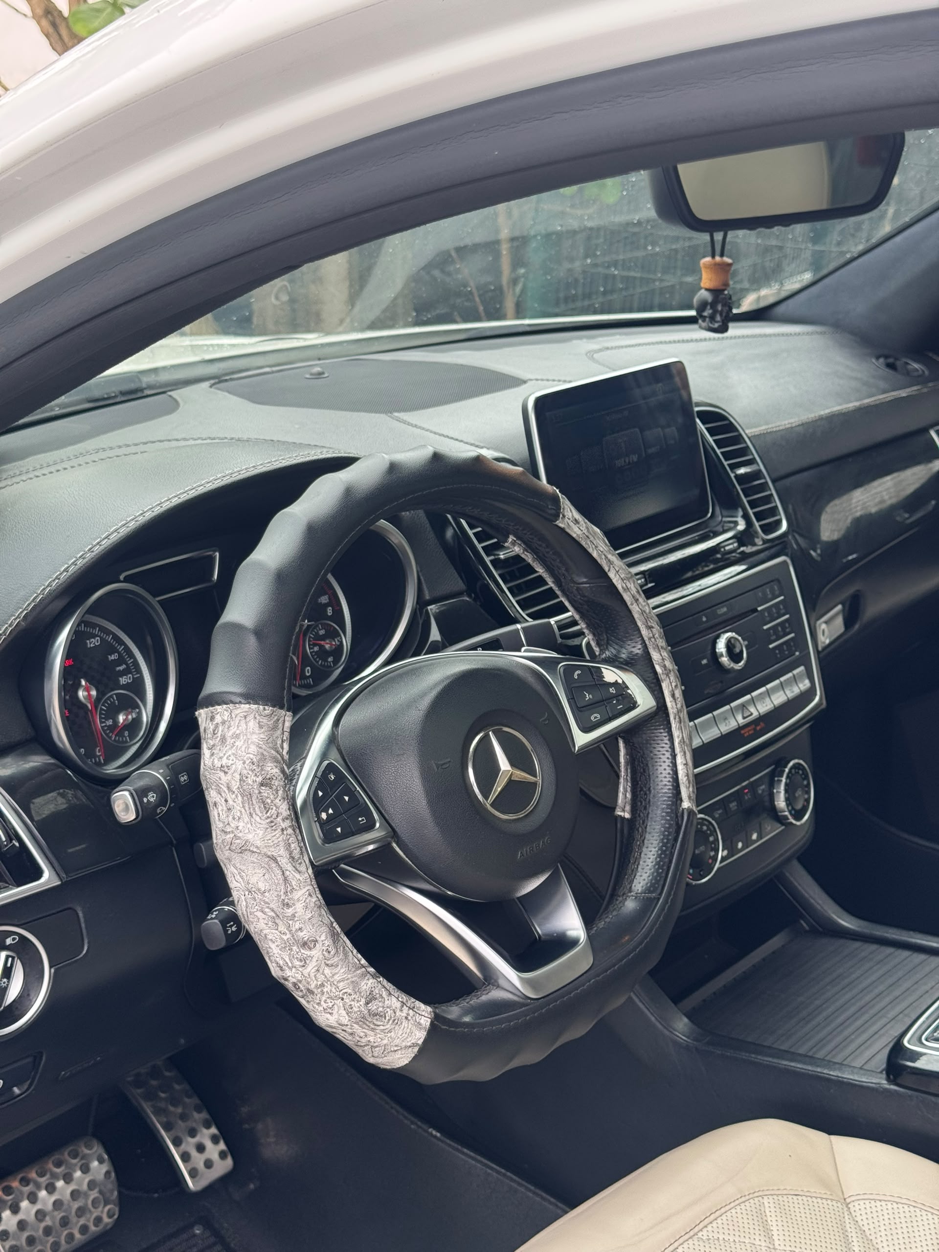Mercedes-Benz GLE Coupe White GLE-Class