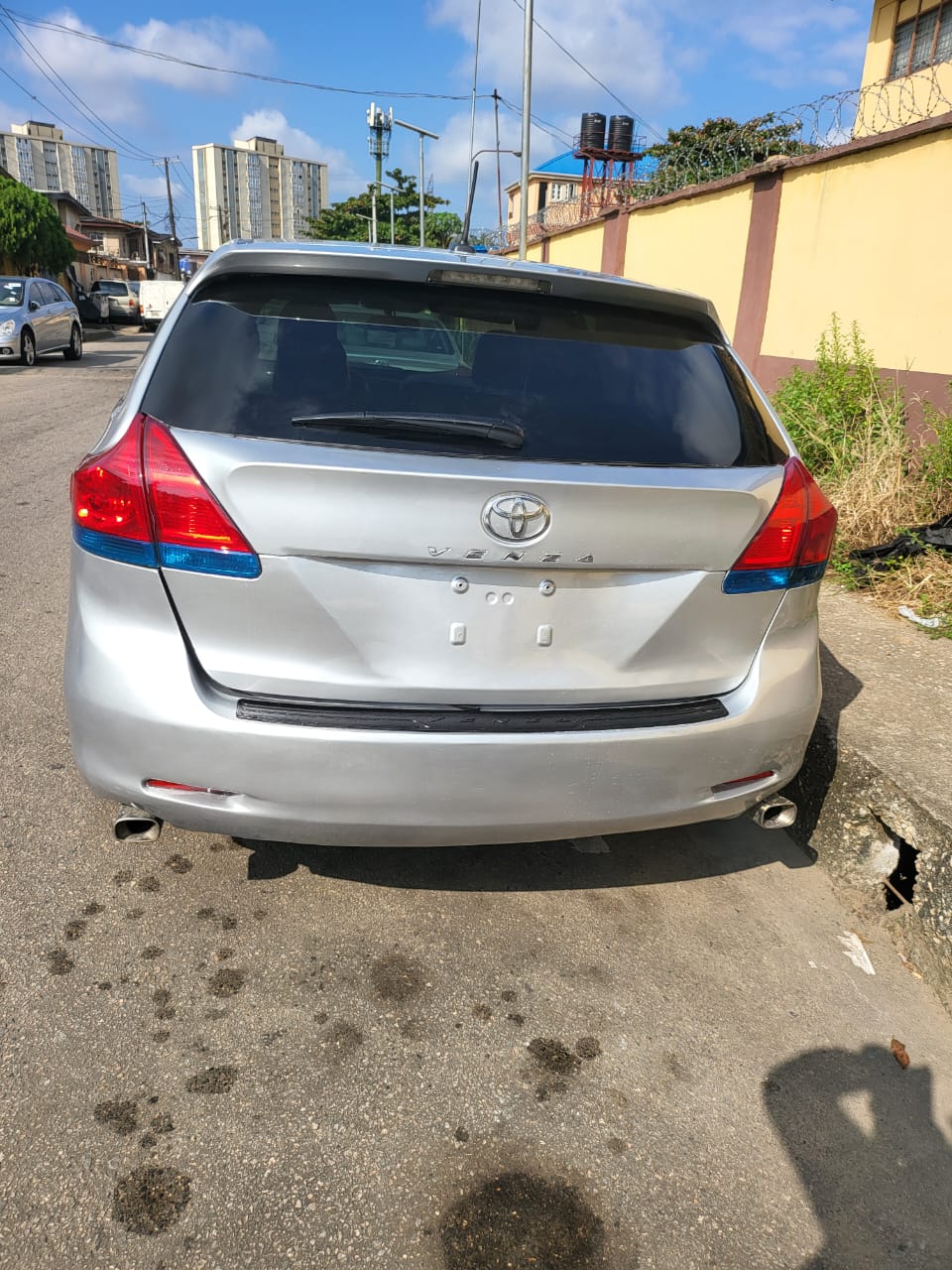 2012 Toyota Venza Silver SUV — photo 3