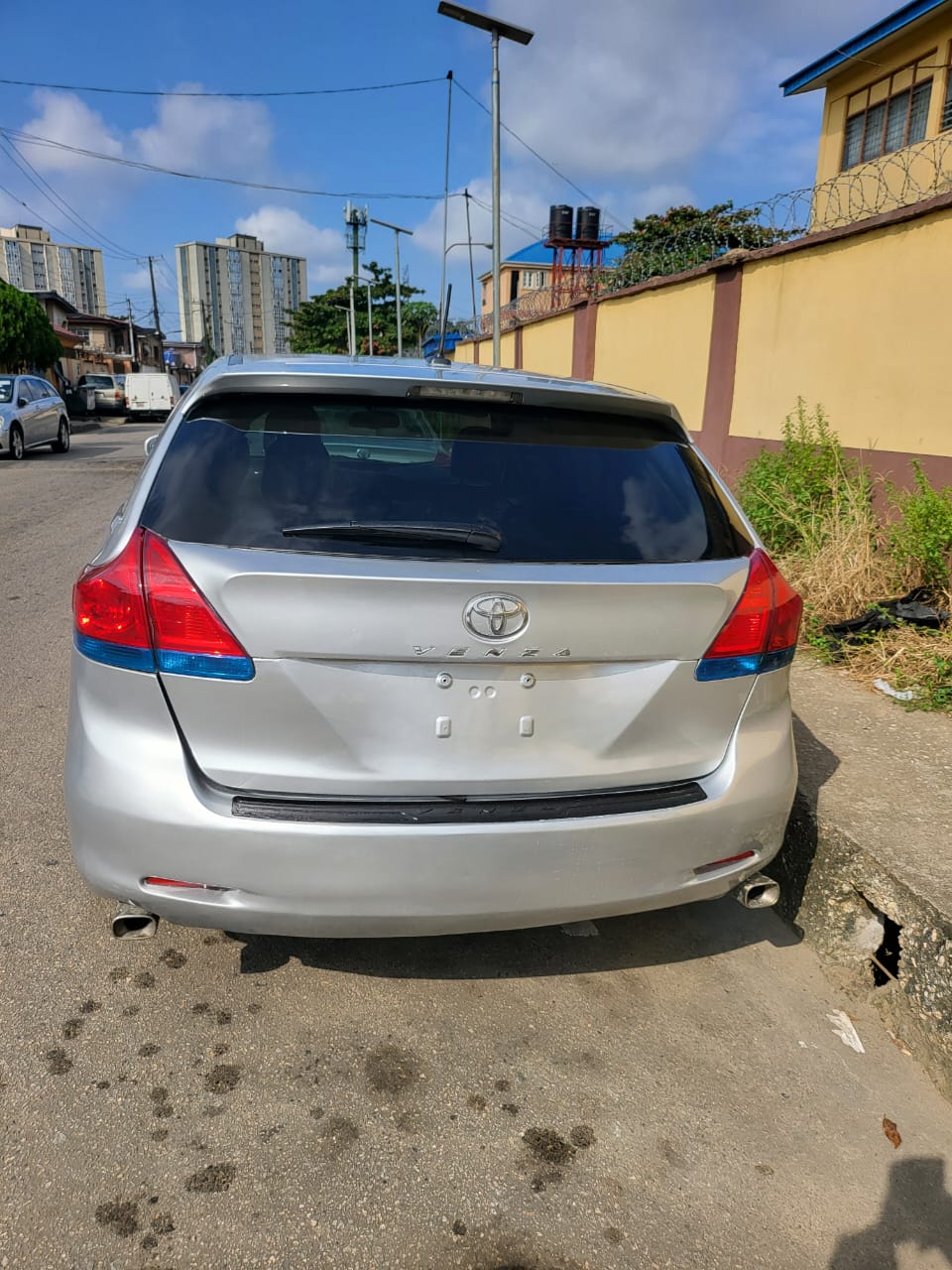 2012 Toyota Venza Silver SUV — photo 6