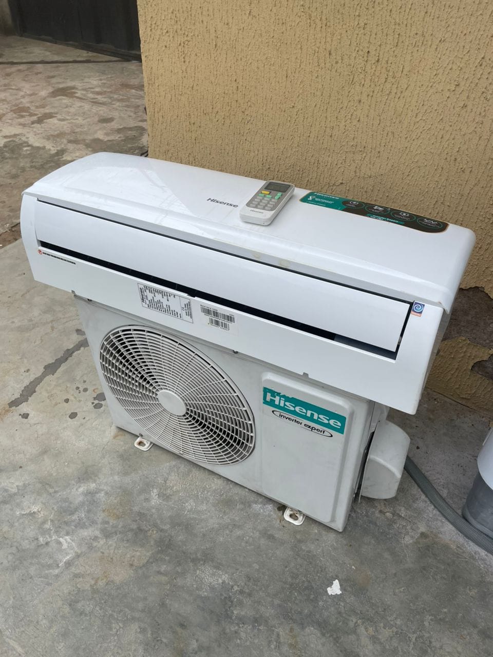 Hisense Air Conditioner, White with Remote
