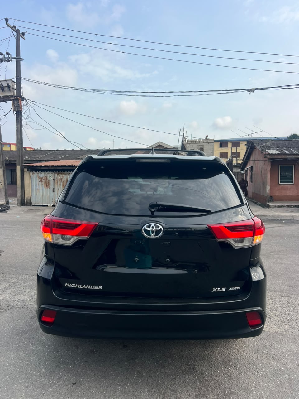 Toyota Highlander XLE AWD Black SUV