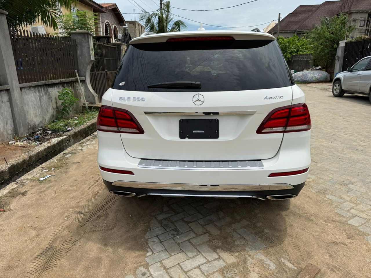 Mercedes-Benz GLE 350 4MATIC White SUV GLE350