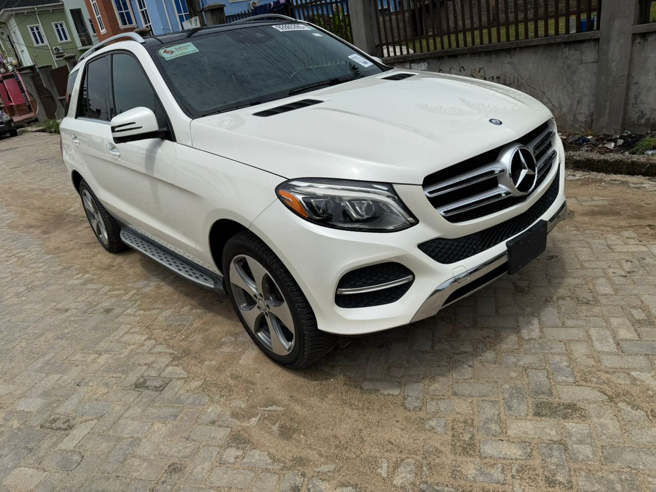 Mercedes-Benz GLE 350 4MATIC White SUV GLE350