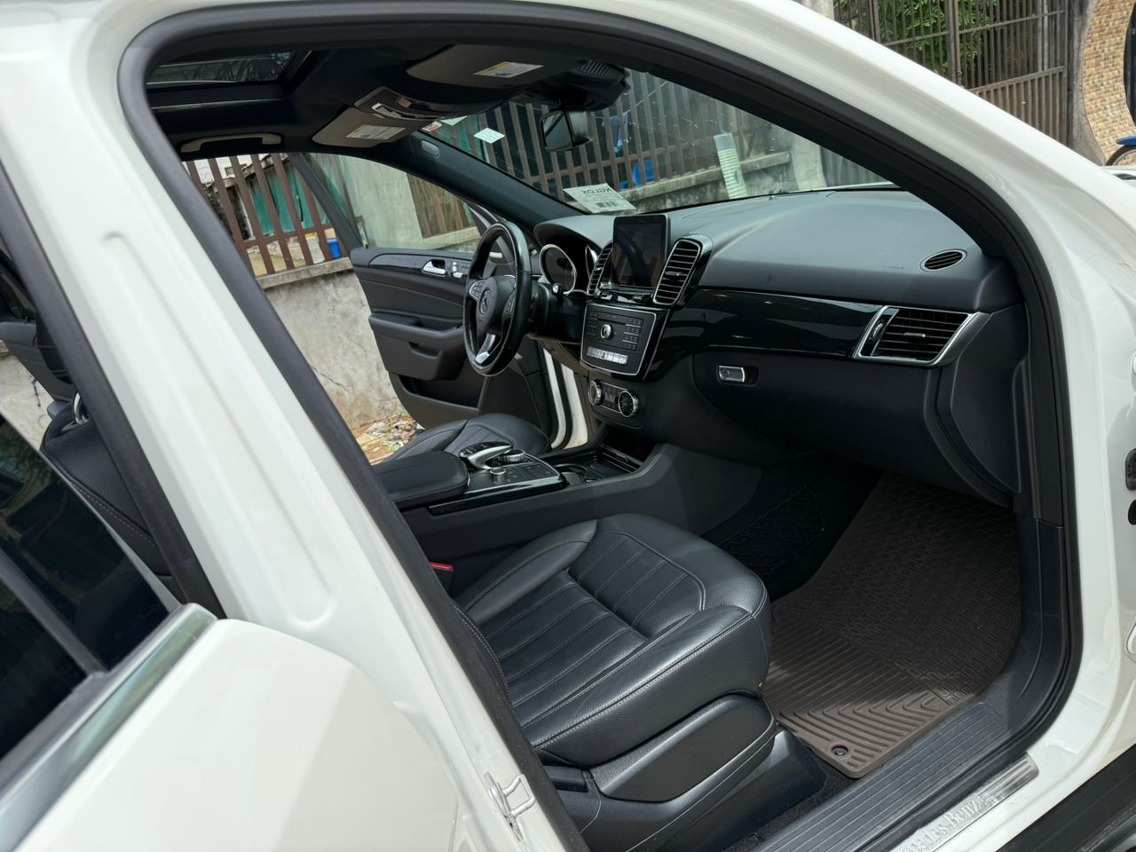 Mercedes-Benz GLE 350 4MATIC White SUV GLE350