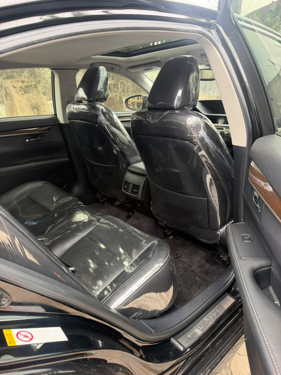 Lexus ES 350, Black Sedan — photo 7