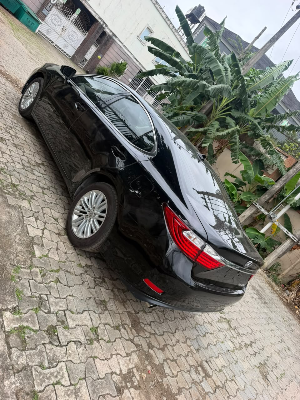 Lexus ES 350, Black Sedan — photo 9