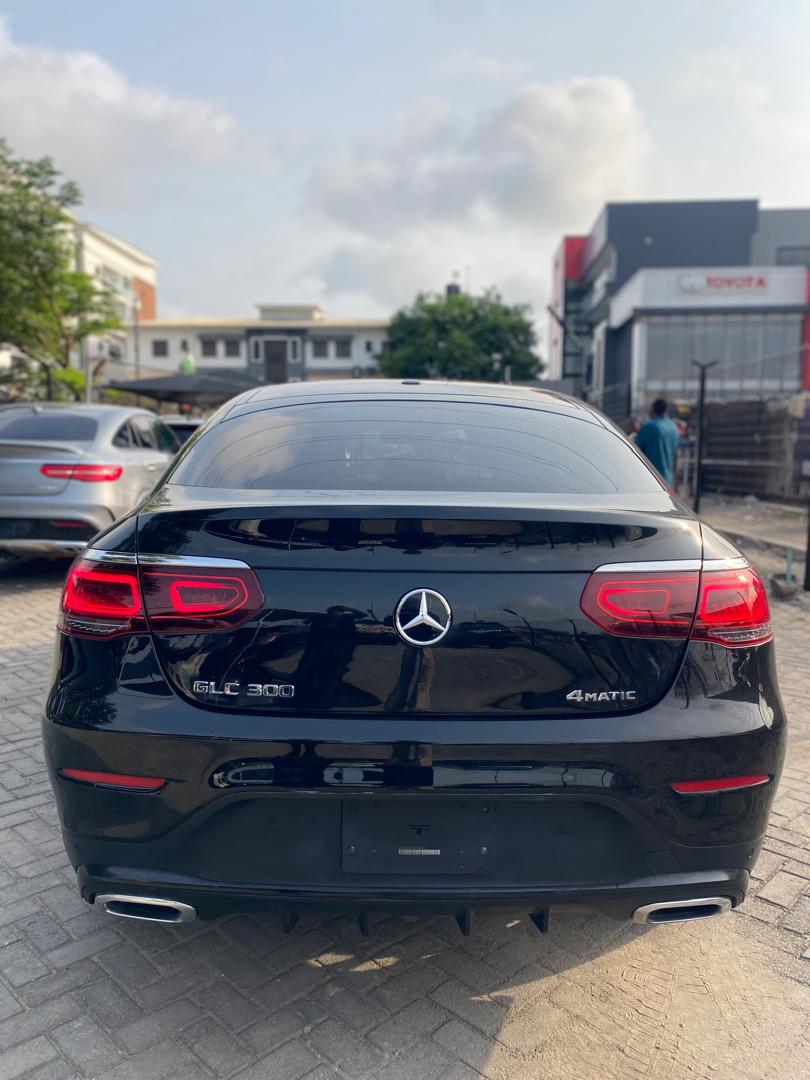 Mercedes-Benz GLC 300 Coupe Black — photo 3
