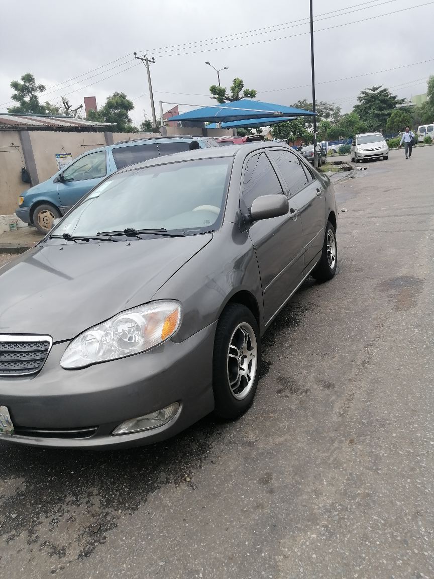2006 Toyota Corolla, Grey Sedan with Alloy Wheels