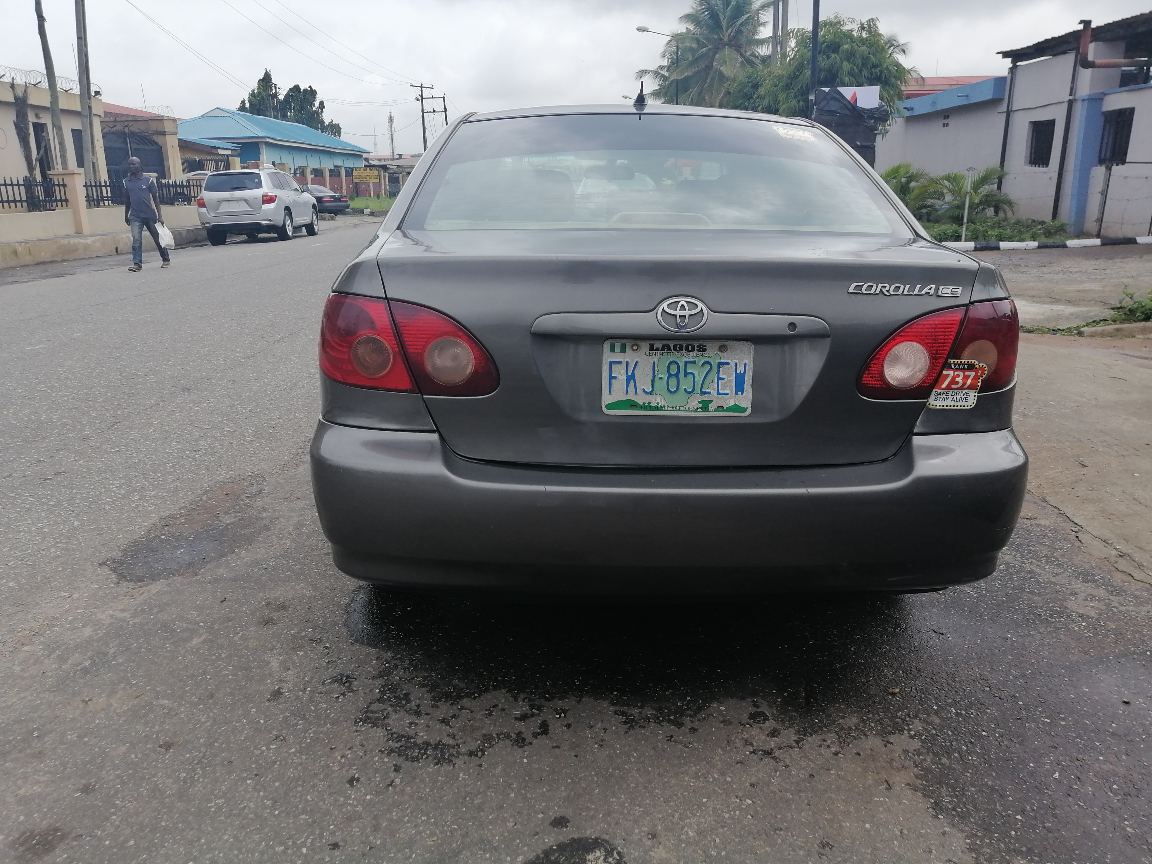 2006 Toyota Corolla, Grey Sedan with Alloy Wheels