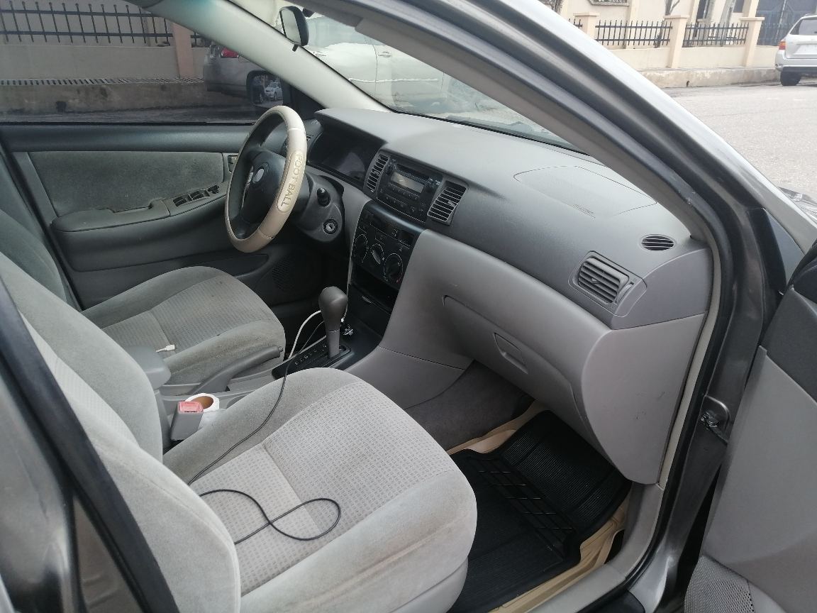 2006 Toyota Corolla, Grey Sedan with Alloy Wheels