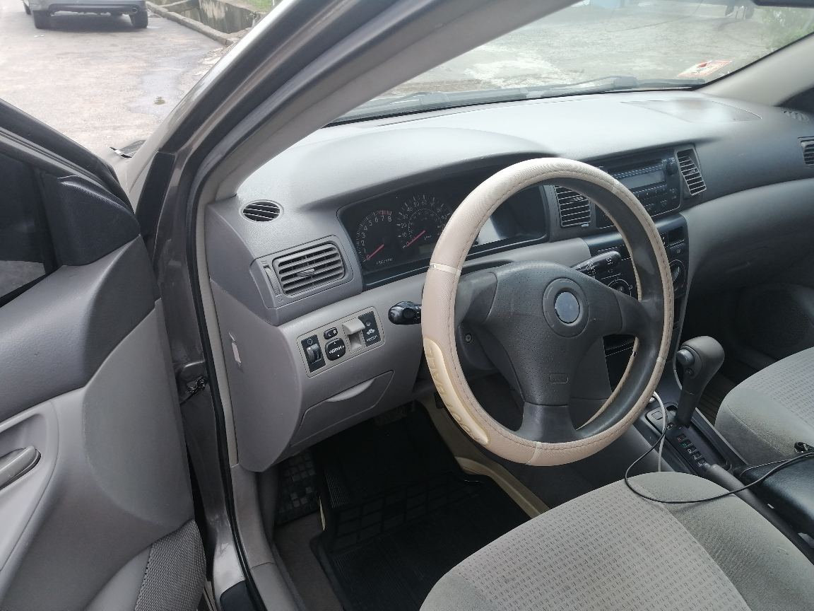 2006 Toyota Corolla, Grey Sedan with Alloy Wheels