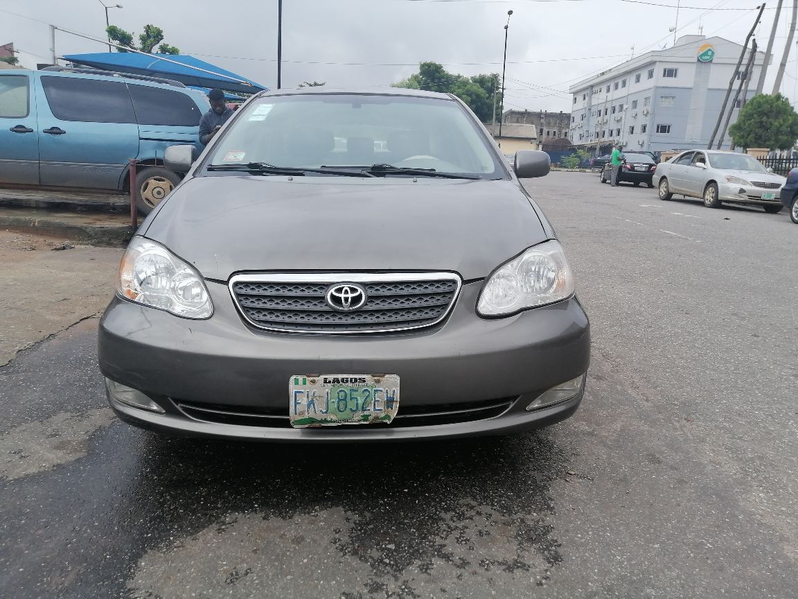 2006 Toyota Corolla, Grey Sedan with Alloy Wheels