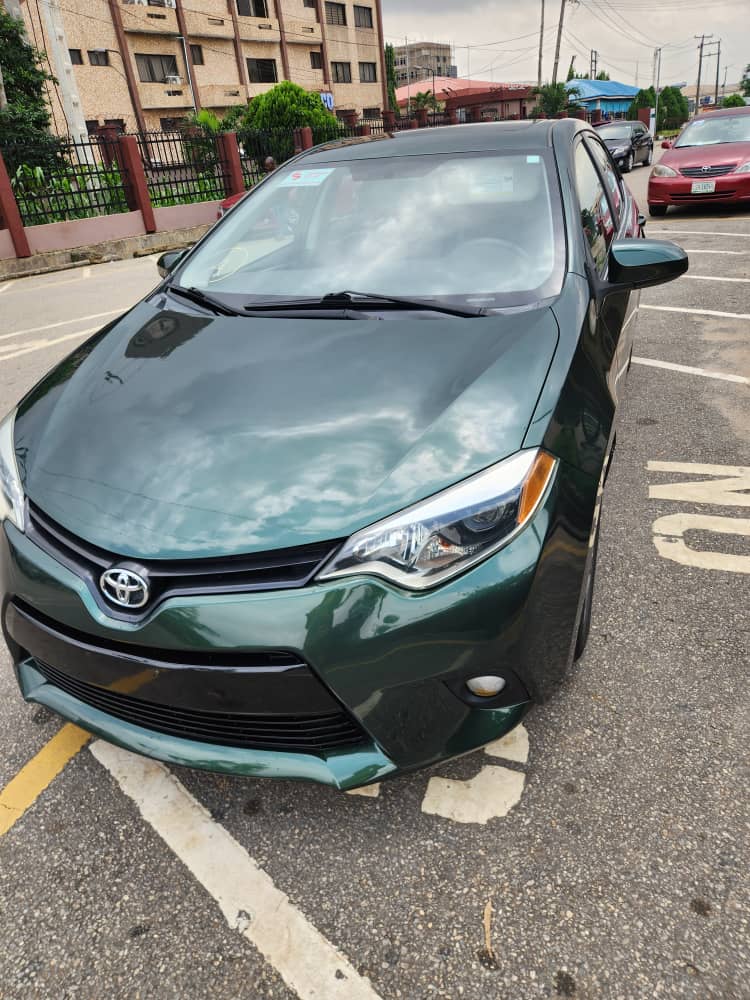 2016 Toyota Corolla LE, Green Sedan