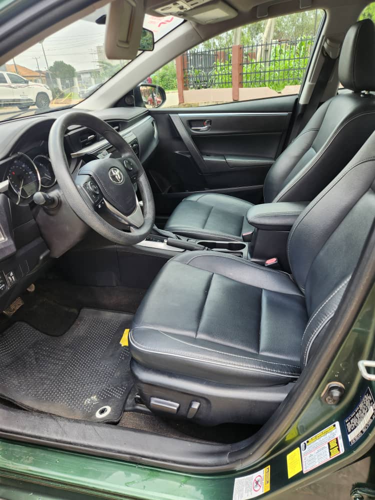2016 Toyota Corolla LE, Green Sedan